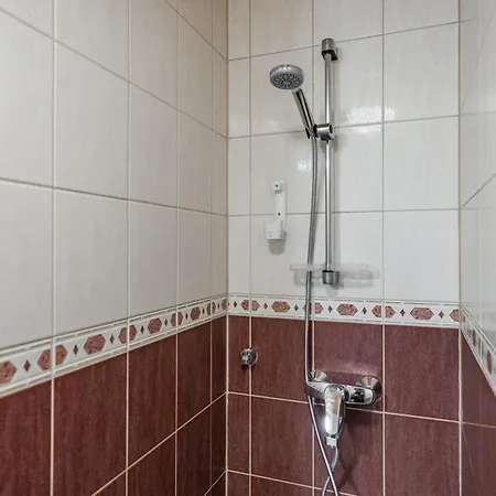 Koda Halo - Sauna, Parking & Playstation Apartment *